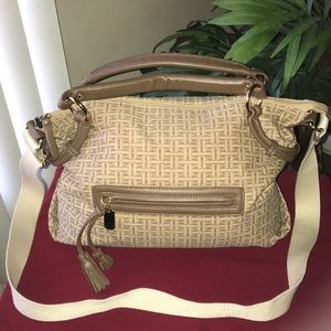 Tommy Hilfiger, vintage purse tan/light brown.
